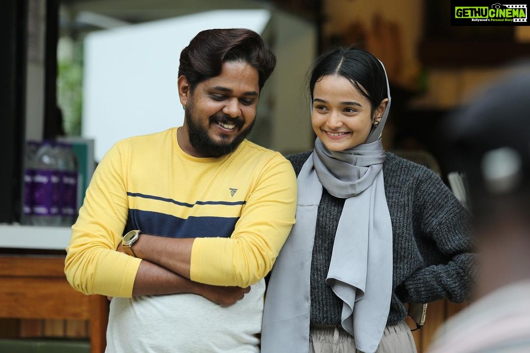 Meenakshi Anoop Instagram - Vividha bhaavaggal🐒 @renji_mundackal 📸 @vyshakh__xnq