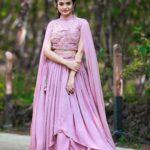 Meenakshi Anoop Instagram - You are your home💌 Stylist and designer : @doms.2010 Costume: @utsavkochi Stylist and designer : @doms.2010 Costume: @utsavkochi jewellery: @anokhi_priyakishore Photography: @98craftman