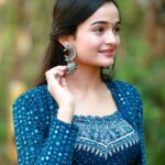 Meenakshi Anoop Instagram - To love is never wrong 🤍 Stylist and designer : @doms.2010 Costume: @utsavkochi jewellery: @mayoorajewels_by_archana Photography: @98craftman