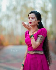 Meenakshi Anoop Instagram - Glimpse of love 🤍

Stylist and designer : @doms.2010 
Costume: @pranatistyles
jewellery: @anokhi_priyakishore
Photography: @imagiophotography_official
 Hair: @rathybaiju_mua