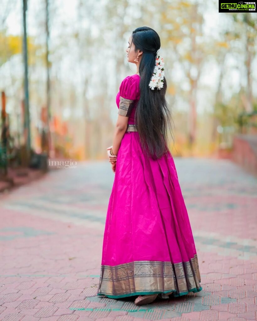 Meenakshi Anoop Instagram - Glimpse of love 🤍 Stylist and designer : @doms.2010 Costume: @pranatistyles jewellery: @anokhi_priyakishore Photography: @imagiophotography_official Hair: @rathybaiju_mua