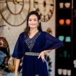 Meenakshi Anoop Instagram - Hello sunshine 🌞 Stylist&designer:@doms.2010 Costume:@western_lady_ Photography:@finalcut_weddings Earrings:@anokhi_priyakishore