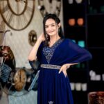 Meenakshi Anoop Instagram - Hello sunshine 🌞 Stylist&designer:@doms.2010 Costume:@western_lady_ Photography:@finalcut_weddings Earrings:@anokhi_priyakishore
