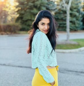 Meera Jasmine Instagram - Finding magic in the music of the winter breeze and the silence of the sun ❄️♾️❄️

Sending love and light 💎 

#ChristmasEve #FaithAndMagic #NatureChild #OnwardsAndUpwards #MJ #MeeraJasmine