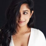 Meera Jasmine Instagram - Be more of you and less of them 🤍 📸 @raoulxv #LoveForWhite #Denims #TuesdayThoughts #ShootDiaries #OnwardsAndUpwards #MeeraJasmine #MJ