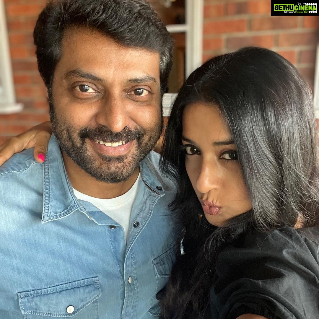 Meera Jasmine Instagram - And that’s the best thing about reunions. They make you time travel and make you experience all the warmth and tenderness that lit up your path. Thank you for rekindling those treasured memories dear @narainraam . I wish you nothing but the best of it all, because you absolutely deserve them. Onwards and Upwards 🦋💖 #Reunions #AboutLastNight #WeekendMood #OnwardsAndUpwards #MJ #MeeraJasmine