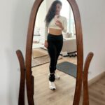 Meera Jasmine Instagram - Today,let’s talk to ourselves like as to someone we love 🤍🫶 #MondayMood #MondayMotivation #FitnessAndHealthJourney #MindfulMonday #OnwardsAndUpwards #MJ #MeeraJasmine