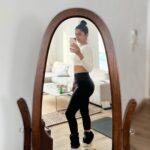 Meera Jasmine Instagram - Today,let’s talk to ourselves like as to someone we love 🤍🫶 #MondayMood #MondayMotivation #FitnessAndHealthJourney #MindfulMonday #OnwardsAndUpwards #MJ #MeeraJasmine