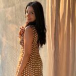 Meera Jasmine Instagram - Connect the dots your own way 🤎🤍 #PolkaDot #Polka #MondayMood #MondayVibes #OnwardsAndUpwards #MJ #MeeraJasmine