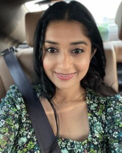 Meera Jasmine Instagram - My lunch date is cuter than yours.😍💖Meet Radha, the embodiment of love, warmth, compassion and selflessness all rolled into one 💖🦋

#Life #Being #GratefulEveryday #MondayMood #MindfulMonday #OnwardsAndUpwards #MJ #MeeraJasmine