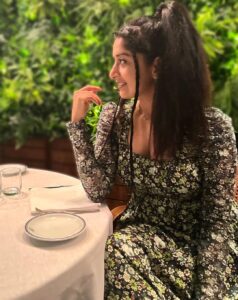 Meera Jasmine Instagram - My lunch date is cuter than yours.😍💖Meet Radha, the embodiment of love, warmth, compassion and selflessness all rolled into one 💖🦋

#Life #Being #GratefulEveryday #MondayMood #MindfulMonday #OnwardsAndUpwards #MJ #MeeraJasmine