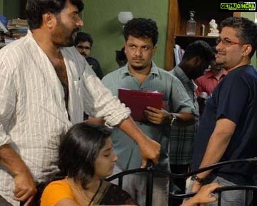 Meera Jasmine Instagram - Some performances and some characters cut through deep into the unexplored spaces of your being and create a forever nothing can alter. Shyamaprasad sir’s ‘Ore Kadal’ will always be one such journey that gave me a precious opportunity to witness the inimitable craft of the actor par excellence, Mammookka. One of his finest and timeless performances in his illustrious career, this project gave me a once in a lifetime opportunity to be up close and personal with some of the most unique talents on and off screen. Thank you Mammookka, for being the Nathan to my Deepthi. All love for all the meaningful things ahead 💖✨ #Tbt #ThrowbackThursday #OreKadal #Shyamaprasad #Mammootty #Narein #Memories #MalayalamCinema #OnwardsAndUpwards #MJ @shyamaprasad @mammootty @narainraam