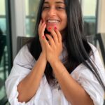 Meera Jasmine Instagram - Peekaboo 🦋💕 #Peekaboo #FindYourLaughter #OnwardsAndUpwards #MJ #MeeraJasmine