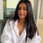 Meera Jasmine Instagram - Peekaboo 🦋💕 #Peekaboo #FindYourLaughter #OnwardsAndUpwards #MJ #MeeraJasmine