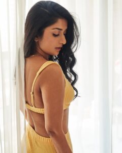 Meera Jasmine Instagram - Sunbeam of the soul 💛✨

📸@raoulxv 

#SunshineState #LoveAndLight #OnwardsAndUpwards #MeeraJasmine #MJ