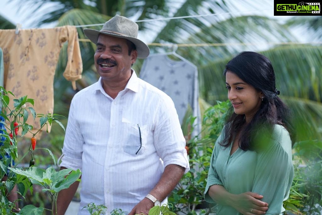 Meera Jasmine Instagram - And just like that ‘Makal’ hits cinemas today. Heart brims with immense gratitude and love, as I am penning down my thoughts about how personal this moment feels… how nurturing and how heartwarming. Being back on a set with Sathyan uncle, felt like homecoming, an experience and a journey that I will forever hold closest to my heart. He has always been that unwavering influence in my personal and professional growth and has always enriched my being with his profound unassuming presence. Thank you dearest Sathyan uncle for giving me Juliet. Sending big love and hugs to my amazing amazing team who made each day count. Our movie is now yours. See you in cinemas 💖✨🤗 #Makal #SathyanAnthikad @actorjayaram_official @anoop.sathyan @_._d.e.v.u_._ @naslenofficial #OnwardsAndUpwards #MJ