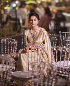 Meera Jasmine Instagram - Looking at life from all angles possible ✨

📸 @arunvaiga 
🎨 @tinu_peter 

#GoldenLight #GoldenHour #JourneyInward #OnwardsAndUpwards #MJ #MeeraJasmine