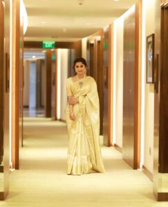 Meera Jasmine Instagram - Looking at life from all angles possible ✨

📸 @arunvaiga 
🎨 @tinu_peter 

#GoldenLight #GoldenHour #JourneyInward #OnwardsAndUpwards #MJ #MeeraJasmine