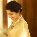 Meera Jasmine Instagram - Looking at life from all angles possible ✨ 📸 @arunvaiga 🎨 @tinu_peter #GoldenLight #GoldenHour #JourneyInward #OnwardsAndUpwards #MJ #MeeraJasmine