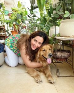 Megha Dhade Instagram - Let the good times roll.
Yummy food, Great Talks with 
@meghadhade ❤️ and loads of hugs from Leo my fav🐶
.
.

#TejaswiniLonari #MeghaDhade #Bonding #Friends #goodtalk #doglovers #animallover #leo #hugs #besties#actors #instagood #instagram #foodie #photography #fun #love #lifestyle