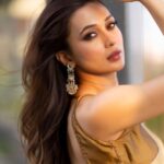 Mimi Chakraborty Instagram - Musts🥰 🎥