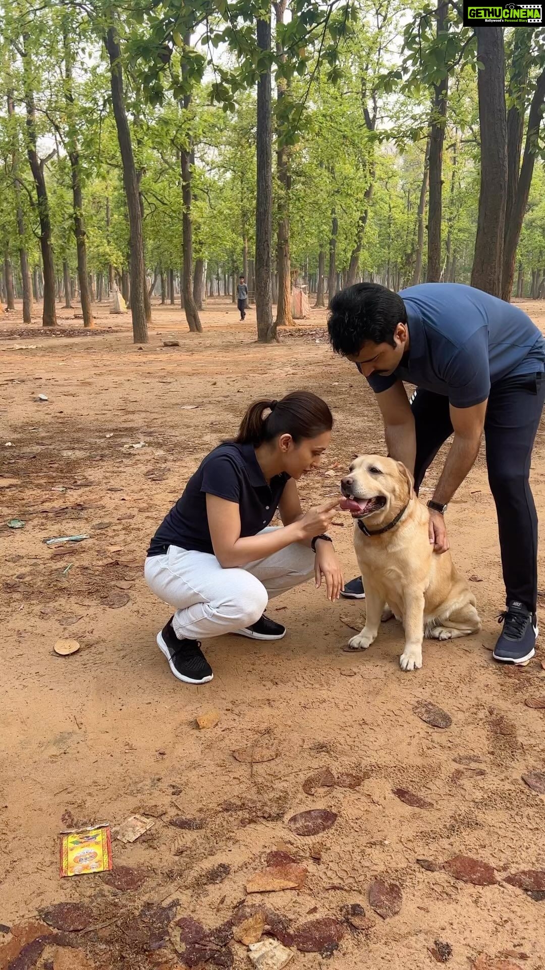 Mimi Chakraborty Instagram - Best co star ever @itsmeabirchatterjee donโt mind me but its the ๐ถ๐ #raktabeej #ThisDurgapujo