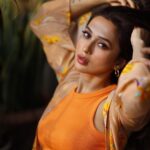 Mimi Chakraborty Instagram - Beauty begins the moment you decide to be yourself✌️🌻 FYI: This is a raw file, i loved and i posted, ppl who are here in my gram by now are aware of the fact that i am not an advocate of photoshop surely some colour corrections are there like light enhancements nd background colour adjustments.That osmosis of waist line nd body nd face nahh not my thing. Definitely i had my insecurities, I had put my body through worst,( fad diets, starvation, injections)was so self critical never liked a picture of mine, zoomed in to find a flaw( bcoz someone told me i was mediocre, some1 told me i was dark, Some1 told me i lack x factor, i m fat nd not nd not meant to be here, i don’t look like others (glam). But life and my journey nd time taught so much, where these things dosen’t matter. Today if i have a pimple bad skin bloating or a scar on my body i embrace it,i like to project it that way bcoz yes we are humans. That unnecessary standards which we put up for the world is hoax, beauty begins the day u love ppl are kind to them and is kind to yourself.That confidence that smile makes you what you are. So believing in that porcelain skin nd that 24 inches waist most of the time isn’t true.Love yourself, love your body embrace it, it is keeping u alive like doing things ( pumping blood, digesting ur food, making u breathe and a lot more than we know.) Why i am writing this??? Reminder we are all HUMANS🙏 And yes COMMENT SECTION you have a huge impact so if u can’t write good don’t even write something bad, u don’t know what someone is going through. Only coz a picture is happy dosen’t mean everything 🙏. Cheers to life🌻 Ok byee