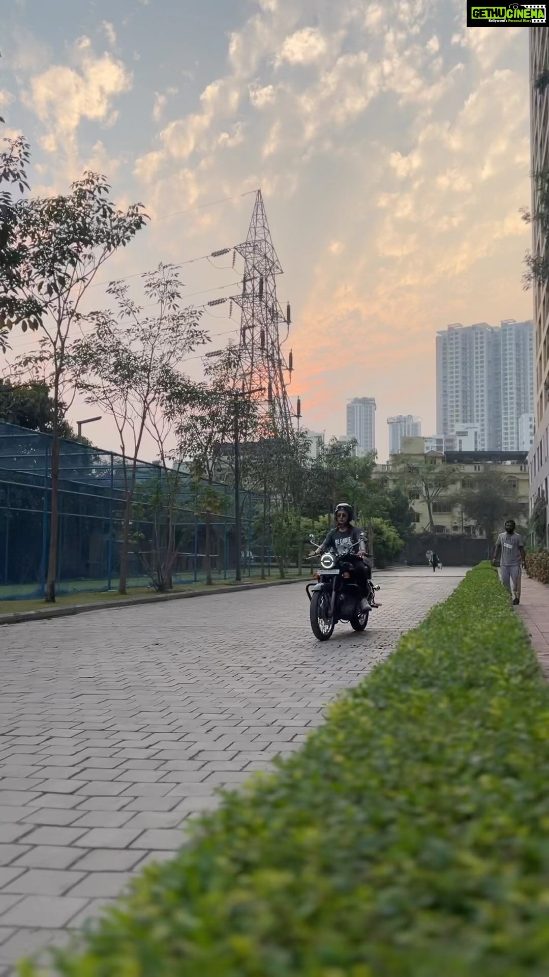 Mimi Chakraborty Instagram - Baki ka baad main chalo ✌️ bye