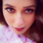 Mimi Chakraborty Instagram - #HappyHoli Bura na mano holi hai🌻