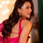 Mimi Chakraborty Instagram – Stunning every ear @tanishqjewellery