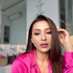 Mimi Chakraborty Instagram – Today i am🌸🌷
Happy wala sunday