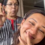 Mimi Chakraborty Instagram - When mommy tries Ice apple/তাল শাস/Palm fruit for the 1st time. Reaction is priceless 😂😂😂 Serious debate needed😵‍💫