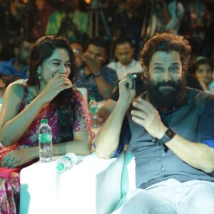 Mirnalini Ravi Instagram - Happiest birthday to my favourite human @the_real_chiyaan sir 🫶🏻
Lots of love 💕