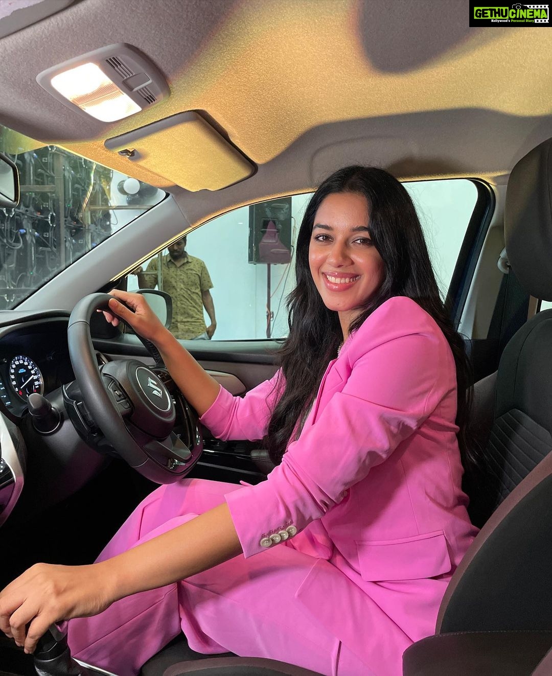 Mirnalini Ravi Instagram - Launching FRONX @shenbakacarspondy @nexaexperience Say hello to FRONX, the Shape of New. From a striking, sporty design language to technology that ensures your safety, comfort, and convenience. Sharp details, intuitive tech, and premium finishes, FRONX is uniquely crafted to satisfy the modern sensibilities of NEXA customers. Adesign philosophy sustained by three unwavering pillars Styled by @indu_ig @sudhamakeupartistry Pondicherry