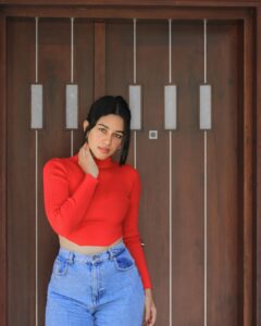 Mirnalini Ravi Instagram - “Let everything you do be done in love”
Happy Easter 🐣 ♥️

Pc @sanjai_sukumar06