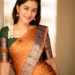 Mirnalini Ravi Instagram – May this Ugadi bring peace and balance to your life. Wishing you a Happy Ugadi🔥☀️🪔
 
@ivalinmabia 
@camerasenthil
@saranyamakeupartistry
@mani_stylist_
 @rrajeshananda