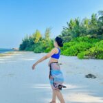 Mirnalini Ravi Instagram - Talk to the sand 🏝 @canareef #CanaReef #MaldivesTourism #Tourism #LoveMaldives #loveCanaReef#addu #visitmaldives Canareef Resort Maldives