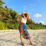 Mirnalini Ravi Instagram - Beach bum 🌊 @canareef #CanaReef #MaldivesTourism #Tourism #LoveMaldives #loveCanaReef#addu #visitmaldives The Maldives