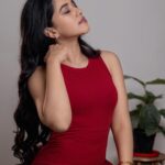 Mirnalini Ravi Instagram - Happy Valentines day my people❤️ Today is about Love, not if you have a partner or not ! So love yourself more than anyone could, Give yourself everything you want, Stay Whole,Loved & Happy 🫶🏻 Pc @artz_by_sathish @shiva_soundarrajan @kaviyaartistry_off
