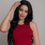 Mirnalini Ravi Instagram - Happy Valentines day my people❤️ Today is about Love, not if you have a partner or not ! So love yourself more than anyone could, Give yourself everything you want, Stay Whole,Loved & Happy 🫶🏻 Pc @artz_by_sathish @shiva_soundarrajan @kaviyaartistry_off