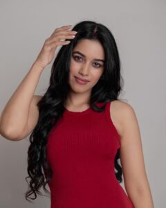 Mirnalini Ravi Instagram - Happy Valentines day my people❤️ 
Today is about Love, not if you have a partner or not !
So love yourself more than anyone could,
Give yourself everything you want,
Stay Whole,Loved & Happy 🫶🏻

Pc @artz_by_sathish  @shiva_soundarrajan 
@kaviyaartistry_off
