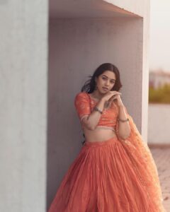 Mirnalini Ravi Instagram - I wish you a happy, prosperous, and delightful Pongal & Sankranti this year. Enjoy the festival with deep gratitude and regards.🌾☀️

@ram___prakash_ 
@indu_ig 
@abhirami_mua 
@_.style_n_art._ 
@___diwakar
@theneedlecraft.world 
@the_beta_girl