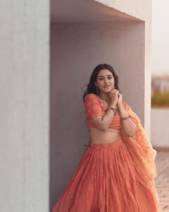 Mirnalini Ravi Instagram - I wish you a happy, prosperous, and delightful Pongal & Sankranti this year. Enjoy the festival with deep gratitude and regards.🌾☀️

@ram___prakash_ 
@indu_ig 
@abhirami_mua 
@_.style_n_art._ 
@___diwakar
@theneedlecraft.world 
@the_beta_girl