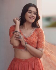 Mirnalini Ravi Instagram - I wish you a happy, prosperous, and delightful Pongal & Sankranti this year. Enjoy the festival with deep gratitude and regards.🌾☀️

@ram___prakash_ 
@indu_ig 
@abhirami_mua 
@_.style_n_art._ 
@___diwakar
@theneedlecraft.world 
@the_beta_girl