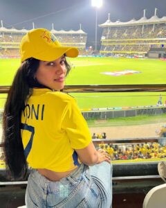 Mirnalini Ravi Instagram - The CHEPAUK 💛🔥🥹
#CSKvsMI 🦁