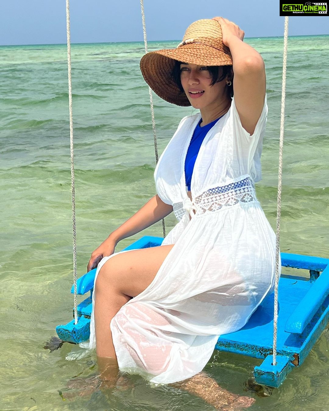 Mirnalini Ravi Instagram - In sync with Blue 💙 @canareef Pc @madurai_ecotourism