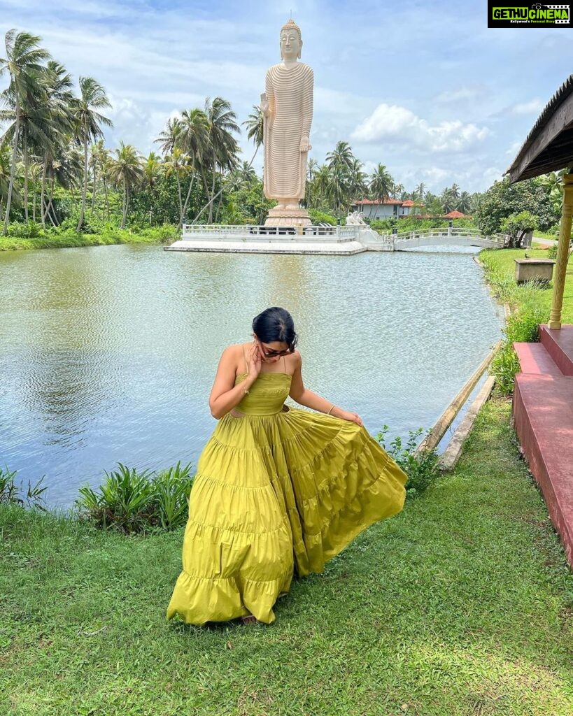 Mirnalini Ravi Instagram - Galle Diaries 🇱🇰 #SRILANKA @jetwinghotels @madura_travel_service #sosrilanka Styled by @indu_ig Outfit @sindira_by_swethaindiran Jetwing Lighthouse, Galle, Sri Lanka