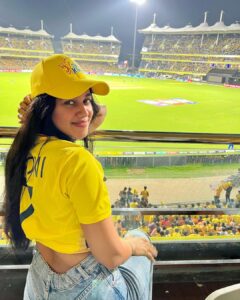Mirnalini Ravi Instagram - The CHEPAUK 💛🔥🥹
#CSKvsMI 🦁