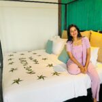 Mirnalini Ravi Instagram - Birthday dump 🎈#WHOLESOME 💕 Exactly how i wanted my Birthday🎂 Wearing a loungewear 👚along with family, Poolside 🏊‍♀️ viewing the ocean hearing the waves splash 🌊 and feeling the nicest breeze 🍃 #Grateful for all the Love ❤️ 🧿 Thank you @jetwinghotels @madura_travel_service 💕 Jetwing Lighthouse Hotel & Spa