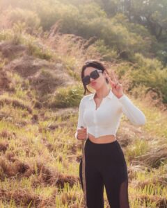 Mirnalini Ravi Instagram - Bound to be Golden ⚜️✨

PC @sanjai_sukumar06